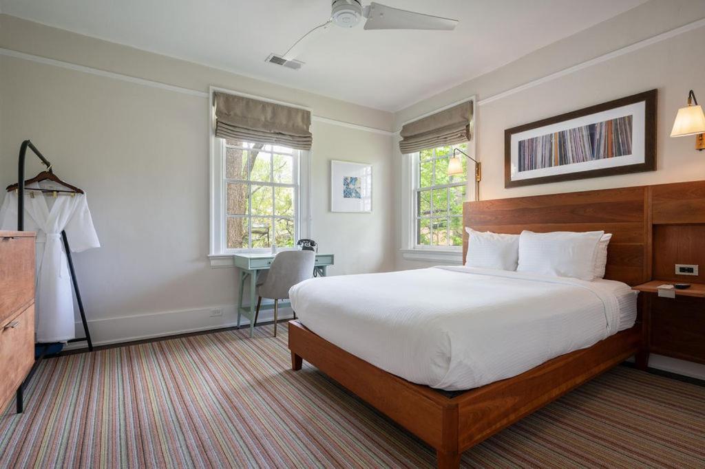 Oakhurst Inn At The University Charlottesville Exterior foto